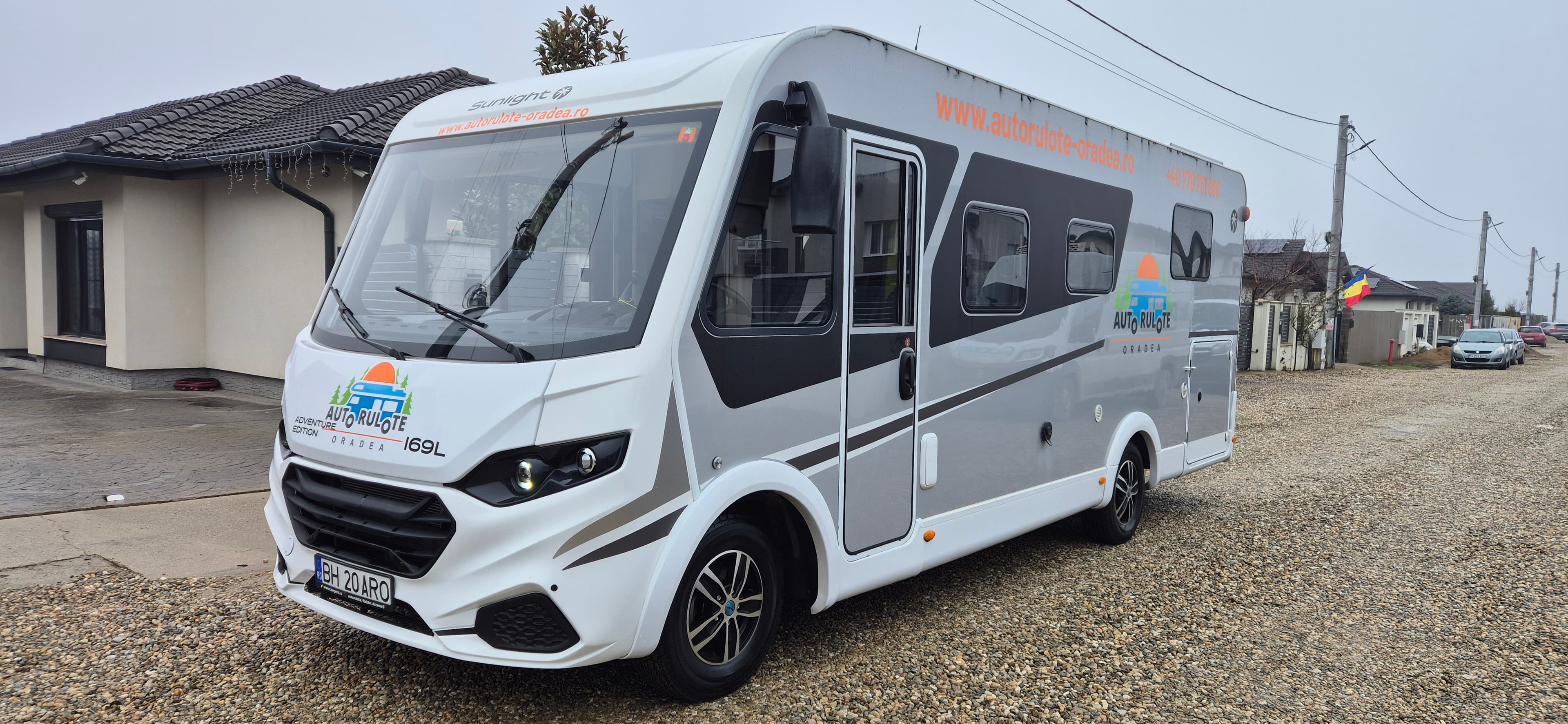 SUNLIGHT I69L ADVENTURE